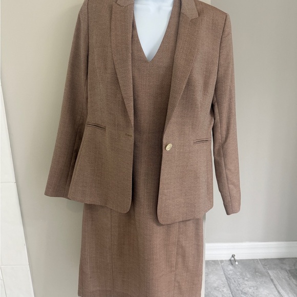 Reiss Brown V-Neck Mini Suit Dress - Picture 9 of 9